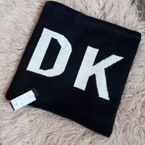 DKNY neck wrap